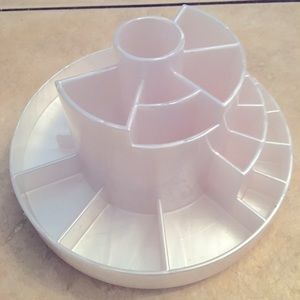 Round Plastic Spinning Cosmetics Holder